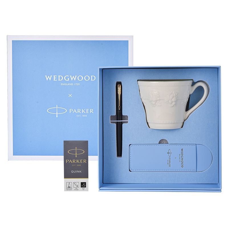 wedgwood歡愉假日樹莓馬克杯+派克威雅黑金夾墨水筆套裝